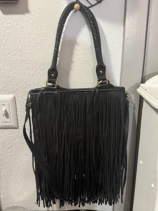 Steve Madden Handbags - Steve Madden black fringe tote bag